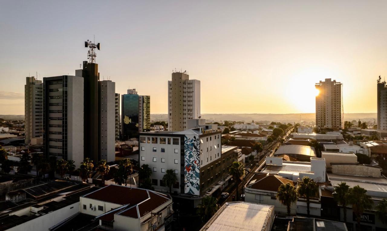 La Hotel Votuporanga Luaran gambar